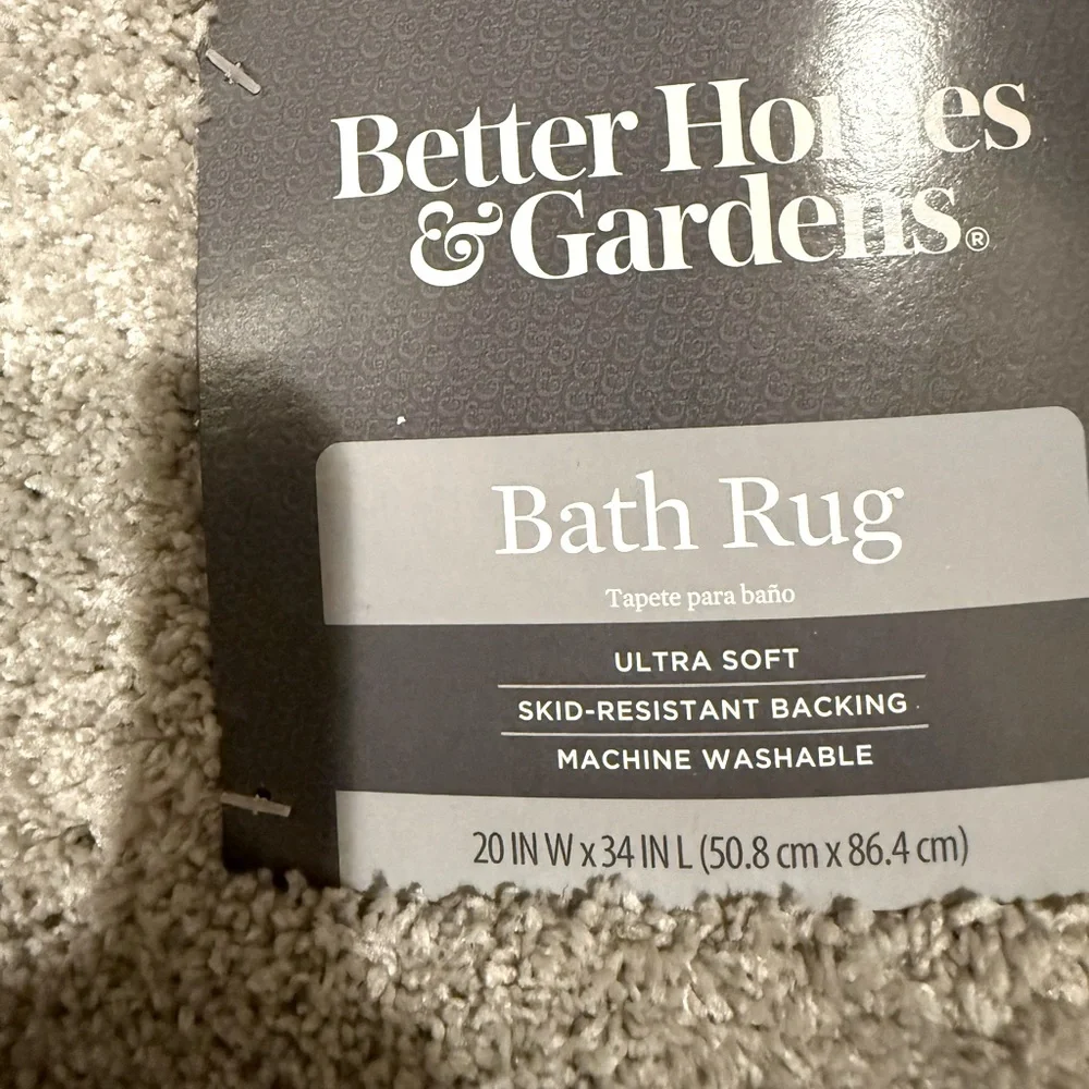 NWT Better Homes and Gardens 20x34 bath mat